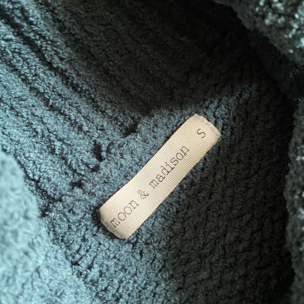 Moon & Madison Sweater - Picture 4 of 7